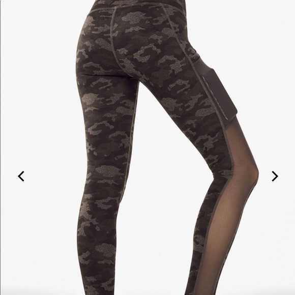 Fabletics On-the-Go Legging - Picture 2 of 8